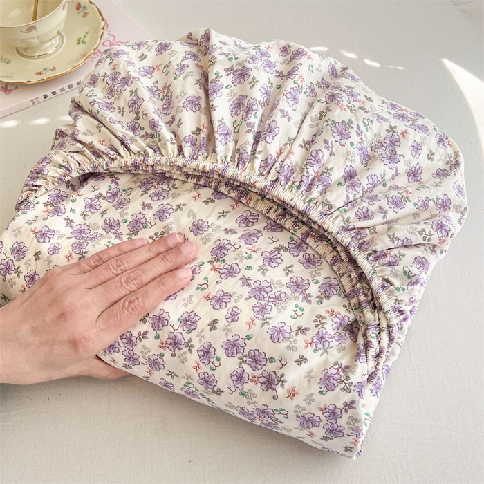 91家纺网 家纺一手货源 找家纺 梦舒羽 2026新款A类云朵棉亲肤四季款床笠席梦思床罩全包床单三件套 紫韵星野