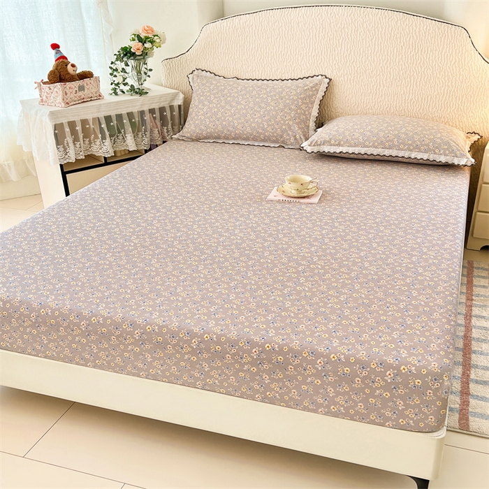 91家纺网 家纺一手货源 找家纺 梦舒羽 2026新款A类云朵棉亲肤四季款床笠席梦思床罩全包床单三件套 花无归期