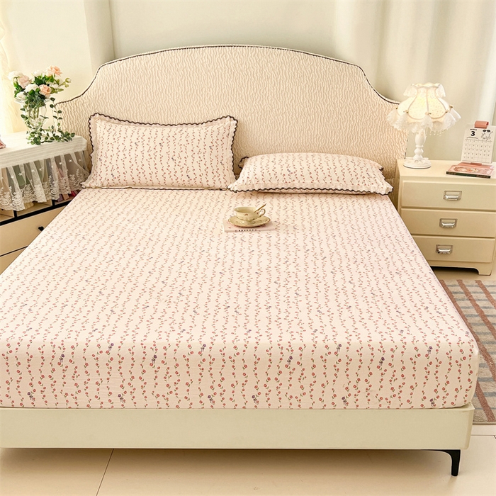 91家纺网 家纺一手货源 找家纺 梦舒羽 2026新款A类云朵棉亲肤四季款床笠席梦思床罩全包床单三件套 花漾甜心