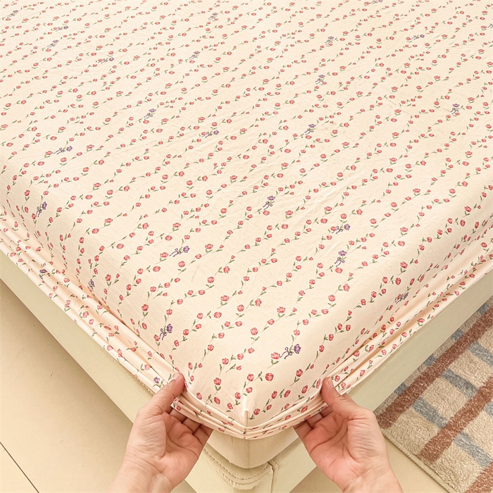 91家纺网 家纺一手货源 找家纺 梦舒羽 2026新款A类云朵棉亲肤四季款床笠席梦思床罩全包床单三件套 花漾甜心