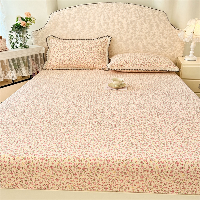 91家纺网 家纺一手货源 找家纺 梦舒羽 2026新款A类云朵棉亲肤四季款床笠席梦思床罩全包床单三件套 芊芊花海