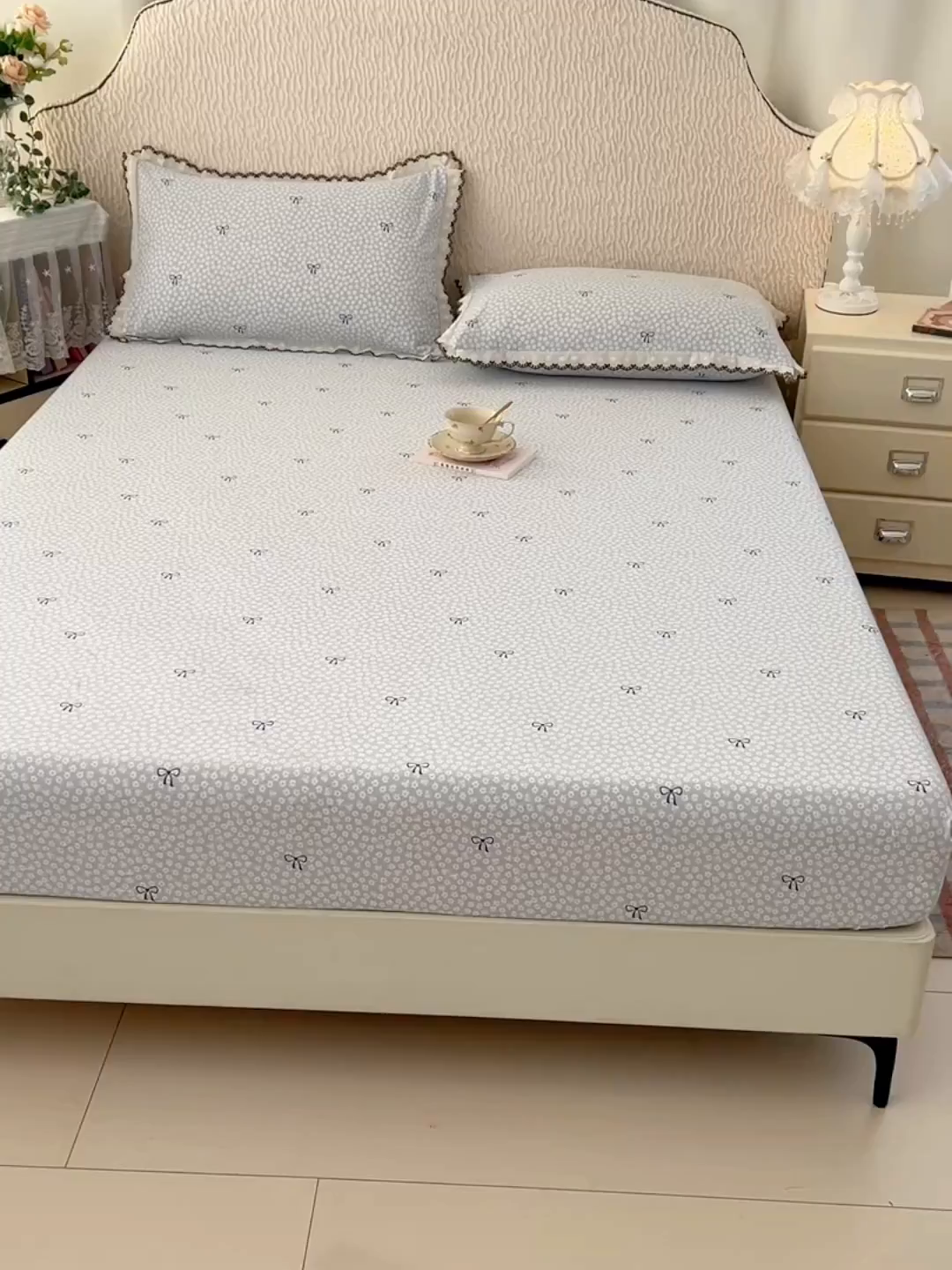 91家纺网 家纺一手货源 找家纺 梦舒羽 2026新款A类云朵棉亲肤四季款床笠席梦思床罩全包床单三件套 花屿轻梦