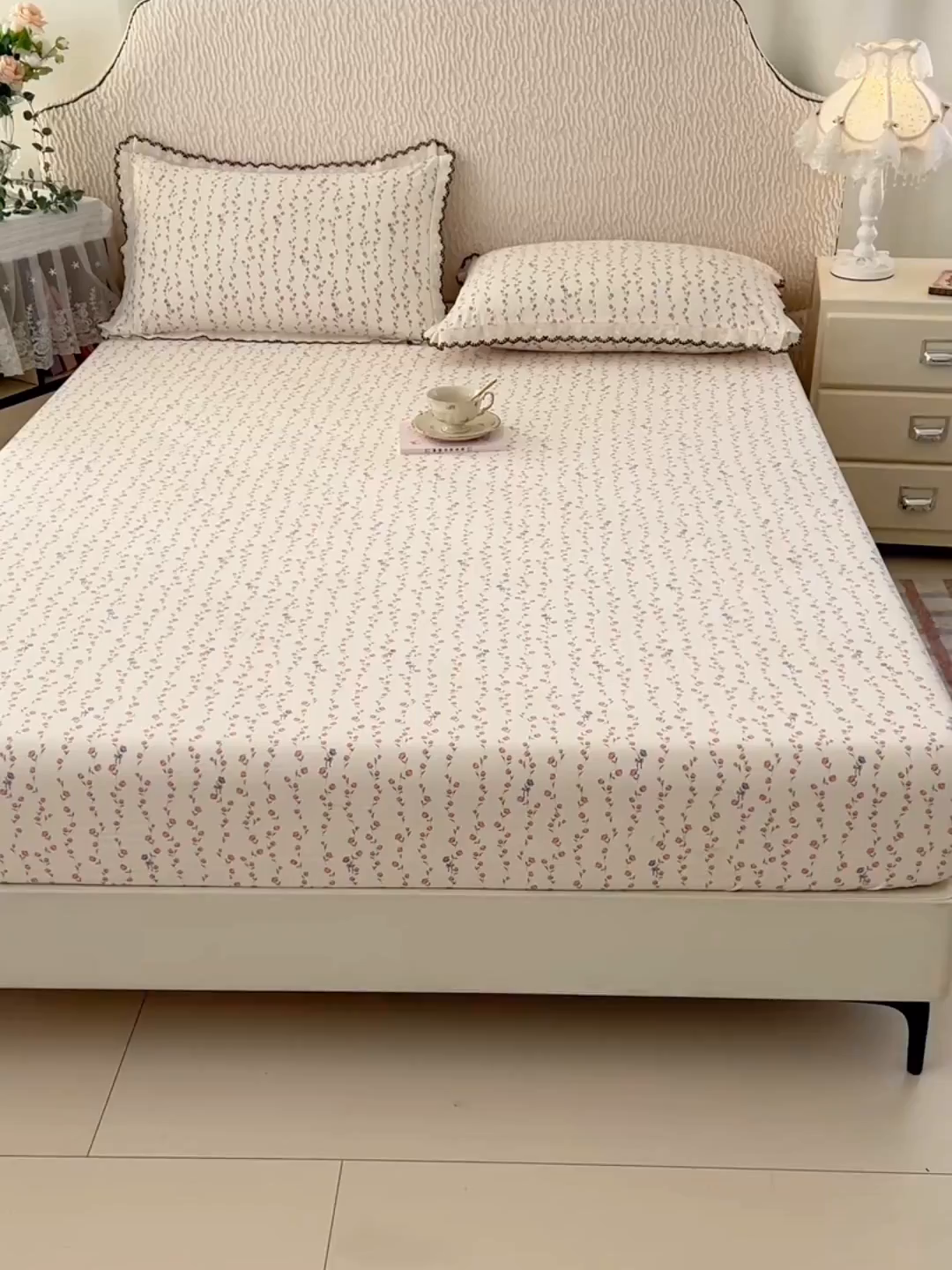 91家纺网 家纺一手货源 找家纺 梦舒羽 2026新款A类云朵棉亲肤四季款床笠席梦思床罩全包床单三件套 花漾甜心