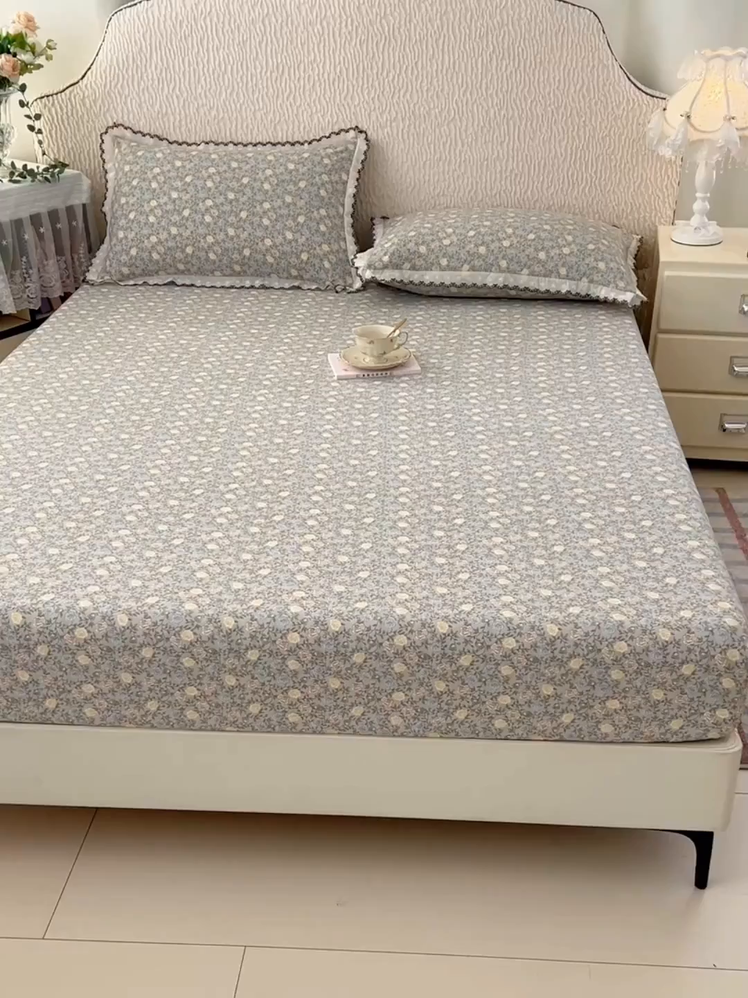 91家纺网 家纺一手货源 找家纺 梦舒羽 2026新款A类云朵棉亲肤四季款床笠席梦思床罩全包床单三件套 海棠花开