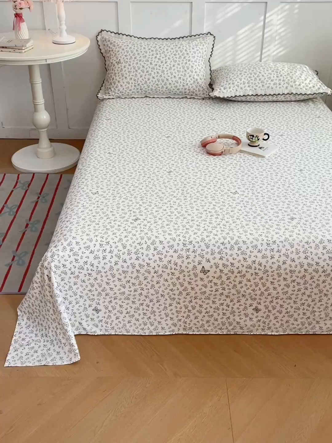 91家纺网 家纺一手货源 找家纺 梦舒羽 2026新款A类云朵棉床单亲肤四季款席梦思床罩全包床单三件套 花间迷离