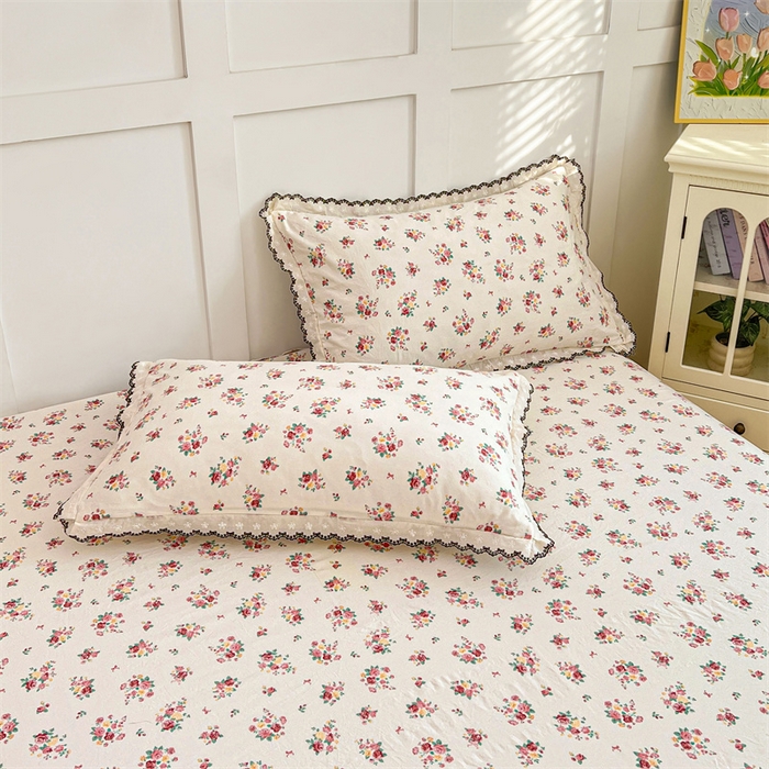 91家纺网 家纺一手货源 找家纺 梦舒羽 2026新款A类云朵棉蕾丝花边枕套宿舍单人单只一只装枕芯 粉黛花园（单层蕾丝花边）