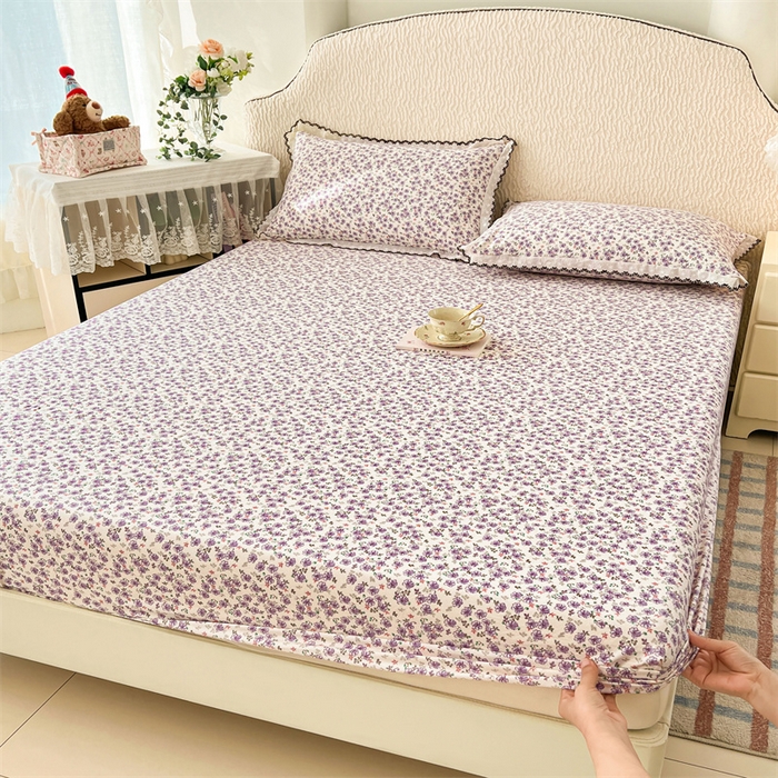 91家纺网 家纺一手货源 找家纺 圣比熊 2026新款A类云朵棉亲肤四季款床笠席梦思床罩全包床单三件套 紫韵星野