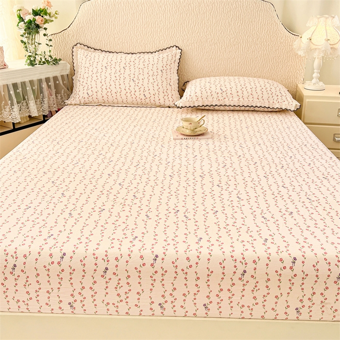 91家纺网 家纺一手货源 找家纺 圣比熊 2026新款A类云朵棉亲肤四季款床笠席梦思床罩全包床单三件套 花漾甜心