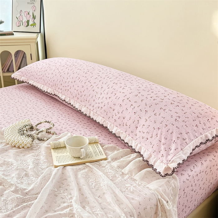 91家纺网 家纺一手货源 找家纺 梦舒羽 2026新款A类云朵棉蕾丝花边枕套宿舍情侣双人加长枕芯内胆套 爱丽丝-粉（单层蕾丝花边）