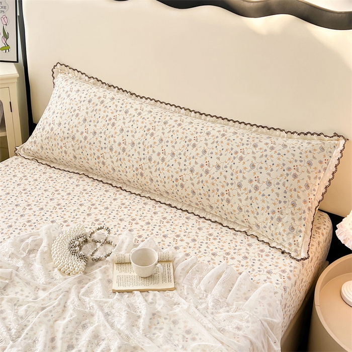 91家纺网 家纺一手货源 找家纺 梦舒羽 2026新款A类云朵棉蕾丝花边枕套宿舍情侣双人加长枕芯内胆套 花蔓清风（单层蕾丝花边）