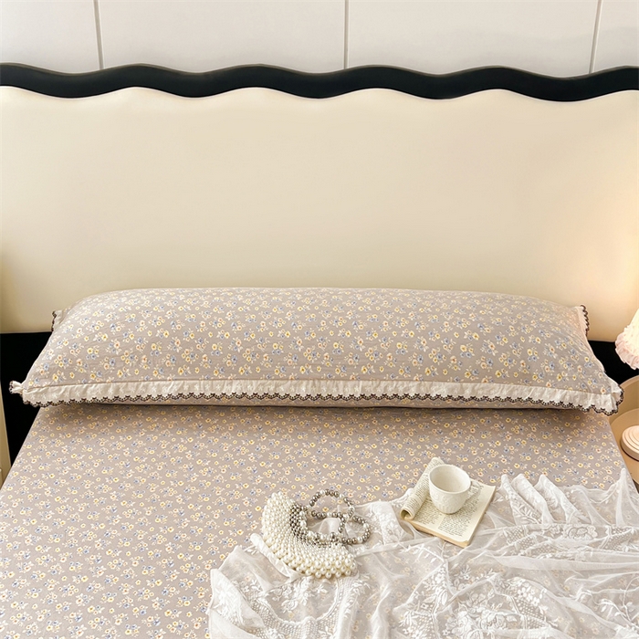 91家纺网 家纺一手货源 找家纺 梦舒羽 2026新款A类云朵棉蕾丝花边枕套宿舍情侣双人加长枕芯内胆套 花无归期（单层蕾丝花边）