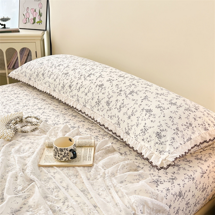 91家纺网 家纺一手货源 找家纺 梦舒羽 2026新款A类云朵棉蕾丝花边枕套宿舍情侣双人加长枕芯内胆套 兰亭序-灰（单层蕾丝花边）