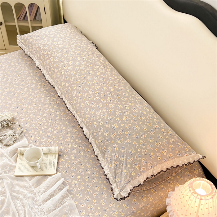 91家纺网 家纺一手货源 找家纺 梦舒羽 2026新款A类云朵棉蕾丝花边枕套宿舍情侣双人加长枕芯内胆套 花无归期（单层蕾丝花边）