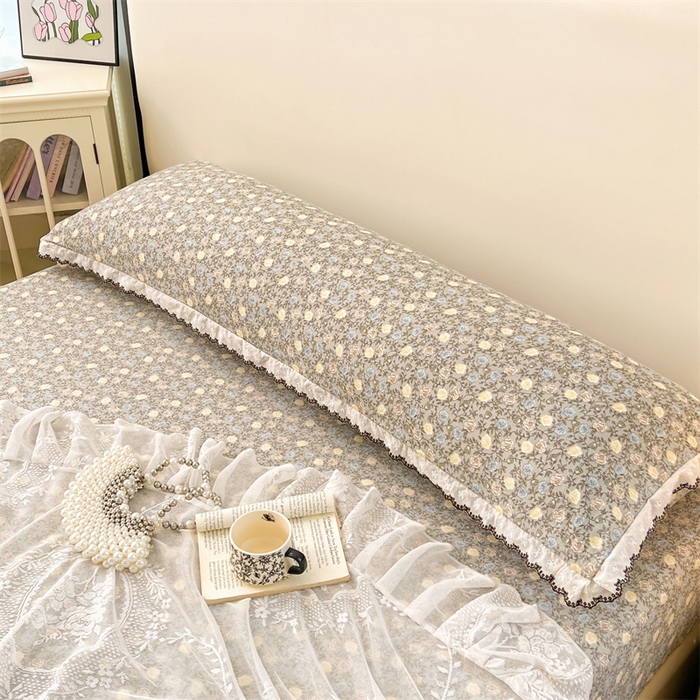 91家纺网 家纺一手货源 找家纺 梦舒羽 2026新款A类云朵棉蕾丝花边枕套宿舍情侣双人加长枕芯内胆套 海棠花开（单层蕾丝花边）