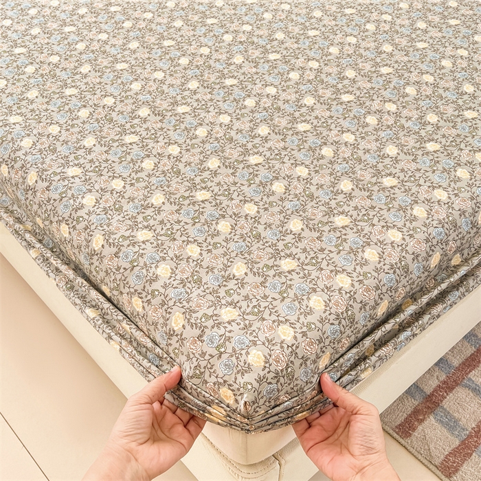 91家纺网 家纺一手货源 找家纺 圣比熊 2026新款A类云朵棉亲肤四季款床笠席梦思床罩全包床单三件套 海棠花开