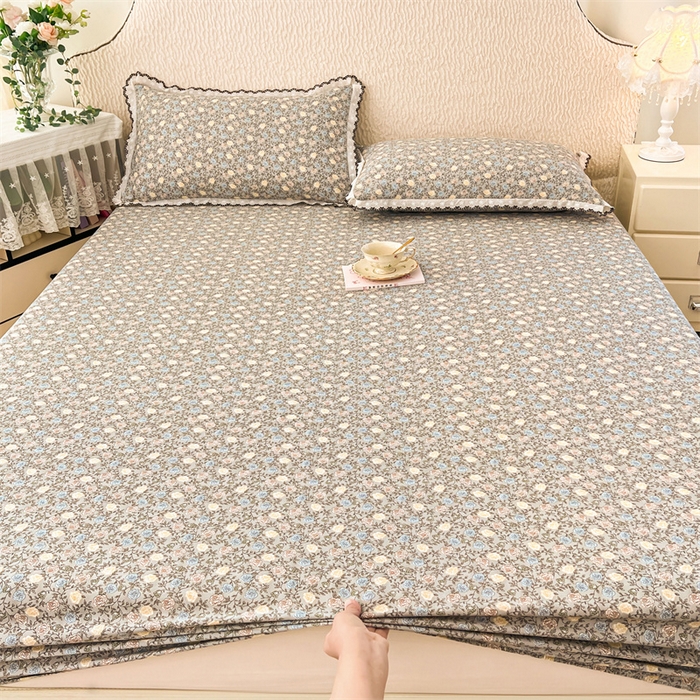 91家纺网 家纺一手货源 找家纺 圣比熊 2026新款A类云朵棉亲肤四季款床笠席梦思床罩全包床单三件套 海棠花开