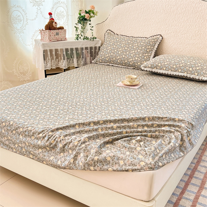 91家纺网 家纺一手货源 找家纺 圣比熊 2026新款A类云朵棉亲肤四季款床笠席梦思床罩全包床单三件套 海棠花开