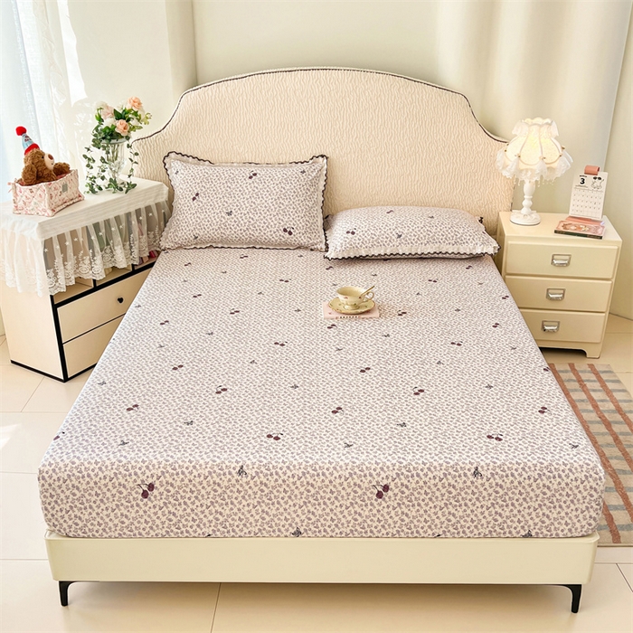 91家纺网 家纺一手货源 找家纺 圣比熊 2026新款A类云朵棉亲肤四季款床笠席梦思床罩全包床单三件套 蝴蝶梦境