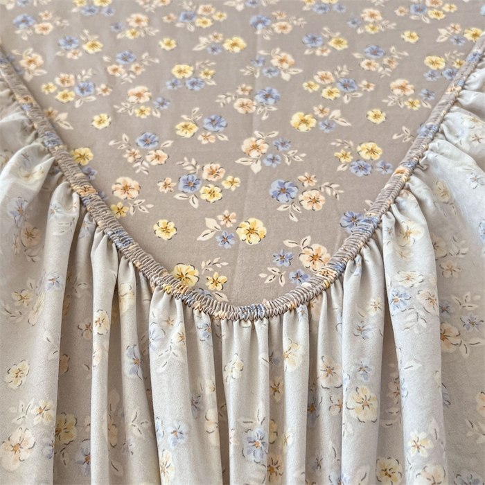 91家纺网 家纺一手货源 找家纺 圣比熊 2026新款A类云朵棉亲肤四季款床笠席梦思床罩全包床单三件套 花无归期