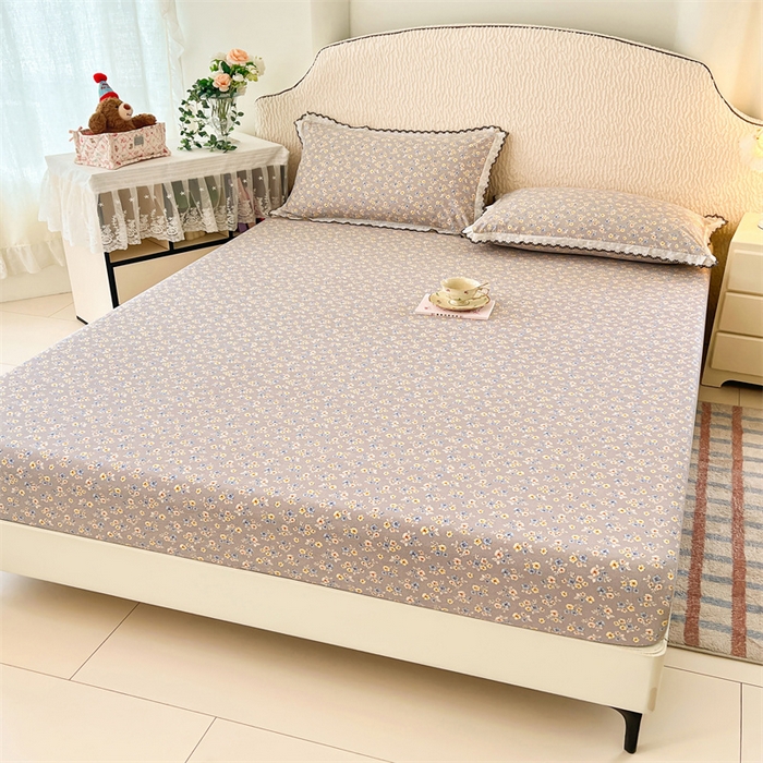 91家纺网 家纺一手货源 找家纺 圣比熊 2026新款A类云朵棉亲肤四季款床笠席梦思床罩全包床单三件套 花无归期