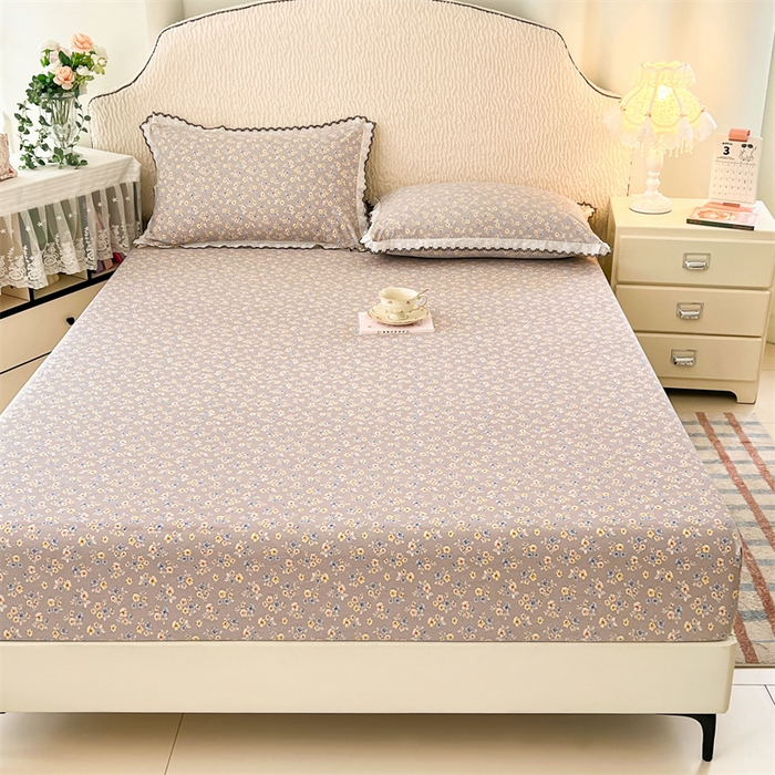 91家纺网 家纺一手货源 找家纺 圣比熊 2026新款A类云朵棉亲肤四季款床笠席梦思床罩全包床单三件套 花无归期