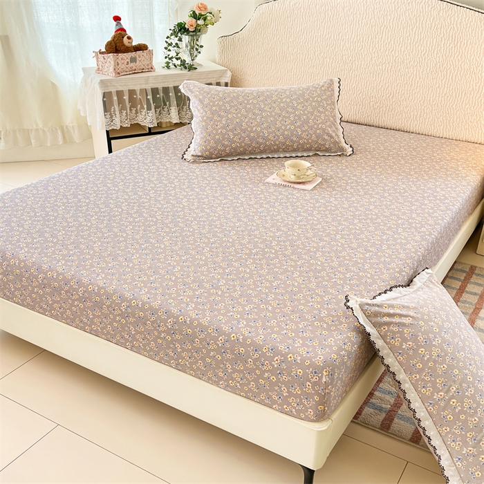 91家纺网 家纺一手货源 找家纺 圣比熊 2026新款A类云朵棉亲肤四季款床笠席梦思床罩全包床单三件套 花无归期