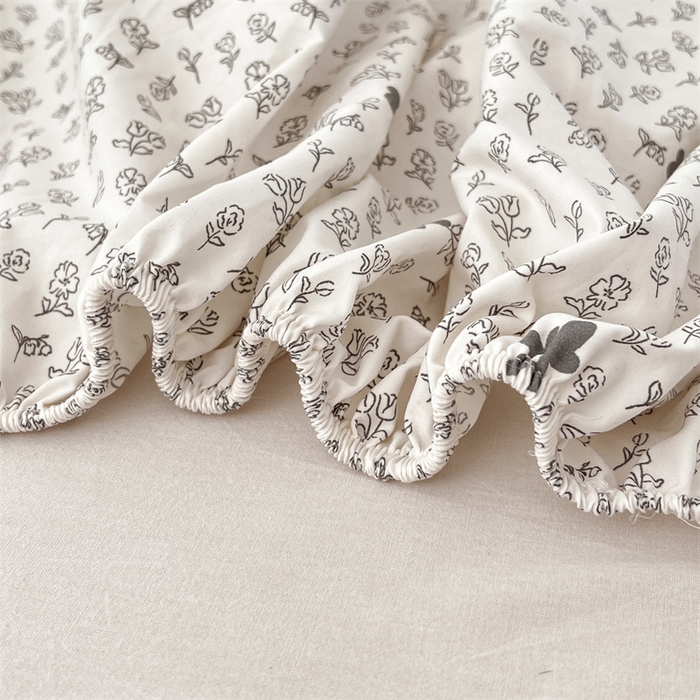 91家纺网 家纺一手货源 找家纺 圣比熊 2026新款A类云朵棉亲肤四季款床笠席梦思床罩全包床单三件套 花无意