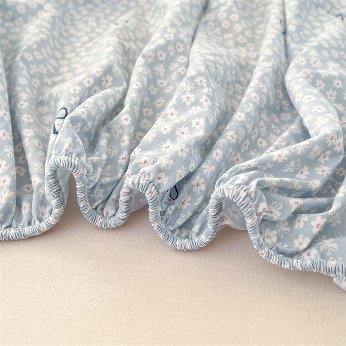 91家纺网 家纺一手货源 找家纺 圣比熊 2026新款A类云朵棉亲肤四季款床笠席梦思床罩全包床单三件套 花屿轻梦