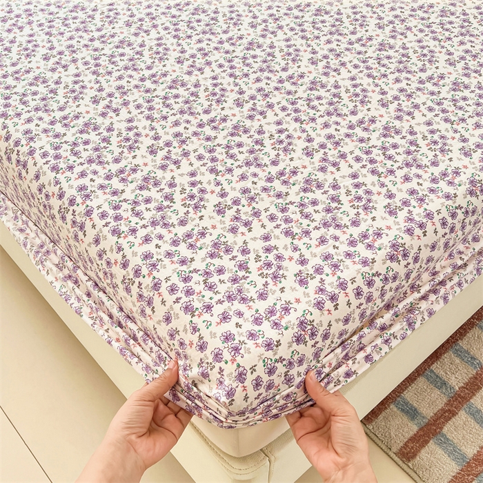 91家纺网 家纺一手货源 找家纺 圣比熊 2026新款A类云朵棉亲肤四季款床笠席梦思床罩全包床单三件套 紫韵星野