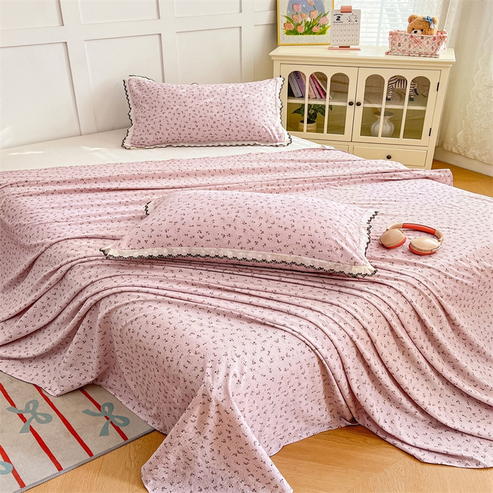 91家纺网 家纺一手货源 找家纺 圣比熊 2026新款A类云朵棉床单亲肤四季款席梦思床罩全包床单三件套 爱丽丝-粉