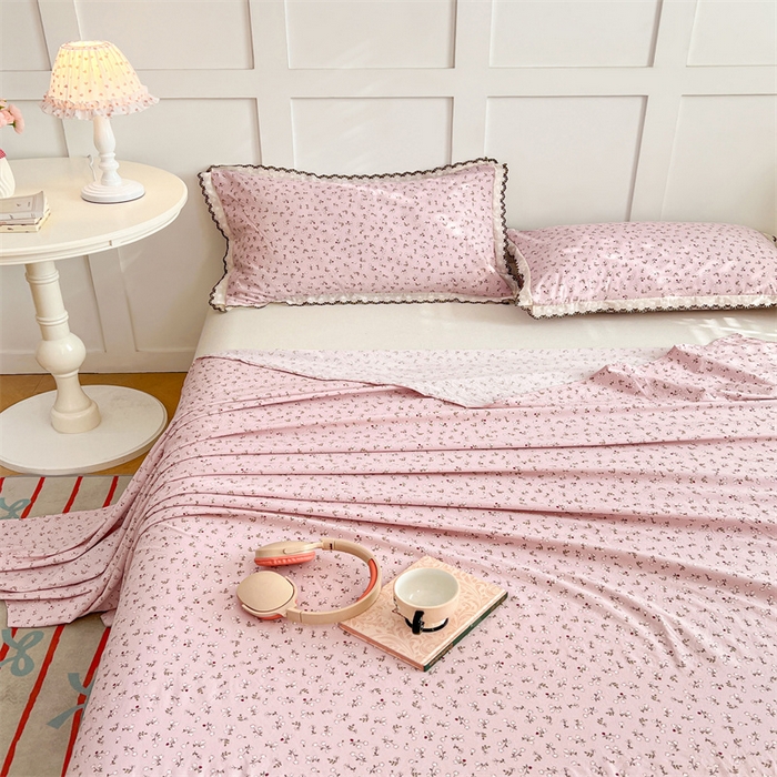 91家纺网 家纺一手货源 找家纺 圣比熊 2026新款A类云朵棉床单亲肤四季款席梦思床罩全包床单三件套 爱丽丝-粉