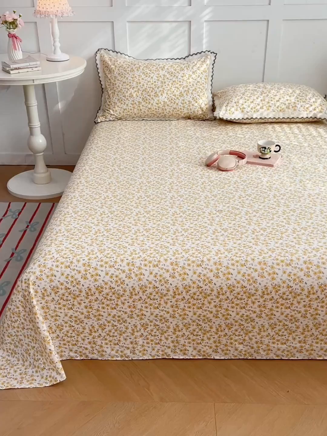 91家纺网 家纺一手货源 找家纺 圣比熊 2026新款A类云朵棉床单亲肤四季款席梦思床罩全包床单三件套 春日暖阳