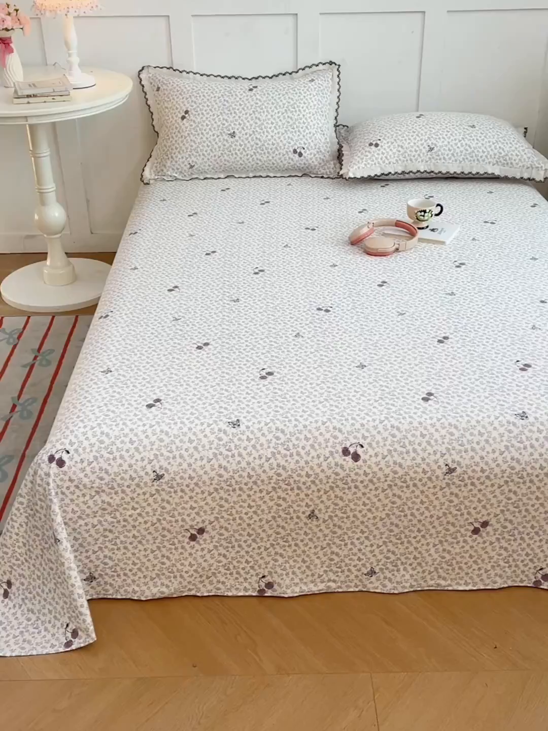 91家纺网 家纺一手货源 找家纺 圣比熊 2026新款A类云朵棉床单亲肤四季款席梦思床罩全包床单三件套 蝴蝶梦境