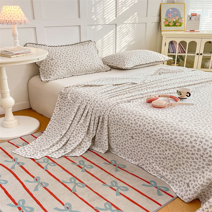 91家纺网 家纺一手货源 找家纺 圣比熊 2026新款A类云朵棉床单亲肤四季款席梦思床罩全包床单三件套 花间迷离