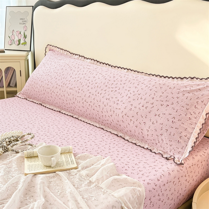 91家纺网 家纺一手货源 找家纺 圣比熊 2026新款A类云朵棉蕾丝花边枕套宿舍情侣双人加长枕芯内胆套 爱丽丝-粉（单层蕾丝花边）