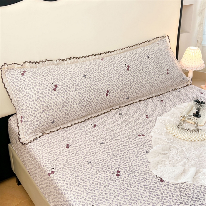 91家纺网 家纺一手货源 找家纺 圣比熊 2026新款A类云朵棉蕾丝花边枕套宿舍情侣双人加长枕芯内胆套 蝴蝶梦境（单层蕾丝花边）