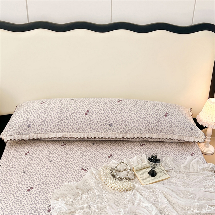 91家纺网 家纺一手货源 找家纺 圣比熊 2026新款A类云朵棉蕾丝花边枕套宿舍情侣双人加长枕芯内胆套 蝴蝶梦境（单层蕾丝花边）