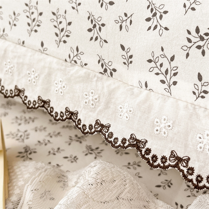 91家纺网 家纺一手货源 找家纺 圣比熊 2026新款A类云朵棉蕾丝花边枕套宿舍情侣双人加长枕芯内胆套 花间迷离（单层蕾丝花边）