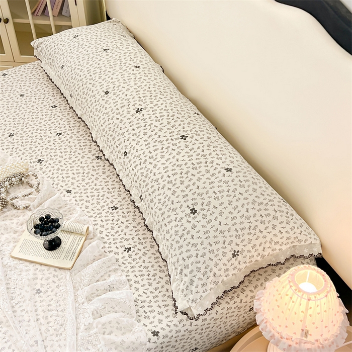 91家纺网 家纺一手货源 找家纺 圣比熊 2026新款A类云朵棉蕾丝花边枕套宿舍情侣双人加长枕芯内胆套 花无意（单层蕾丝花边）