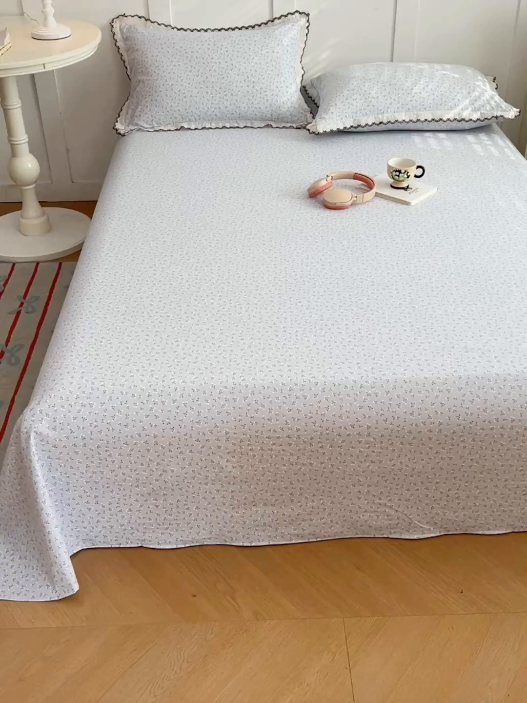 91家纺网 家纺一手货源 找家纺 圣比熊 2026新款A类云朵棉床单亲肤四季款席梦思床罩全包床单三件套 满天星-蓝