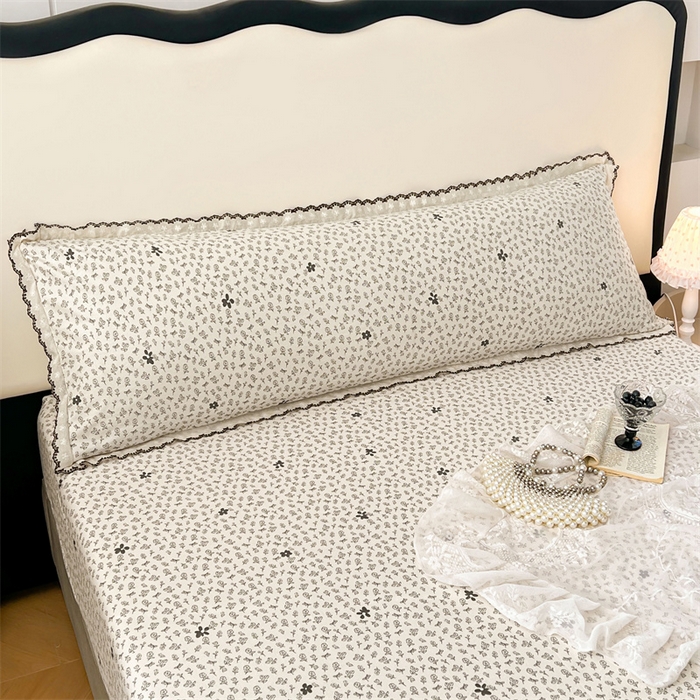 91家纺网 家纺一手货源 找家纺 圣比熊 2026新款A类云朵棉蕾丝花边枕套宿舍情侣双人加长枕芯内胆套 花无意（单层蕾丝花边）