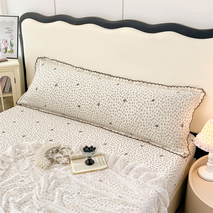 91家纺网 家纺一手货源 找家纺 圣比熊 2026新款A类云朵棉蕾丝花边枕套宿舍情侣双人加长枕芯内胆套 花无意（单层蕾丝花边）