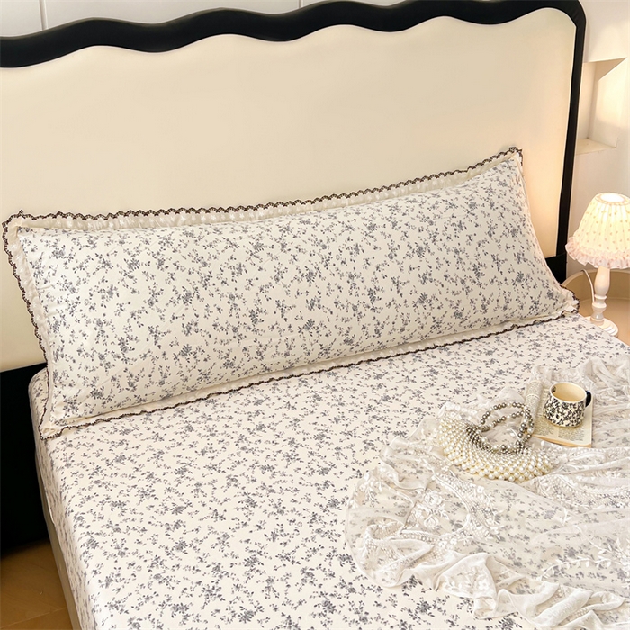 91家纺网 家纺一手货源 找家纺 圣比熊 2026新款A类云朵棉蕾丝花边枕套宿舍情侣双人加长枕芯内胆套 兰亭序-灰（单层蕾丝花边）