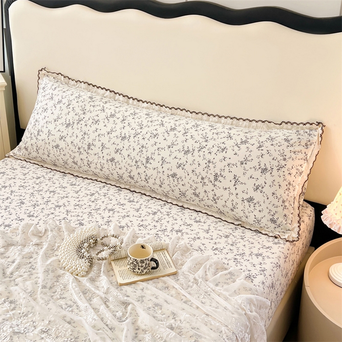 91家纺网 家纺一手货源 找家纺 圣比熊 2026新款A类云朵棉蕾丝花边枕套宿舍情侣双人加长枕芯内胆套 兰亭序-灰（单层蕾丝花边）