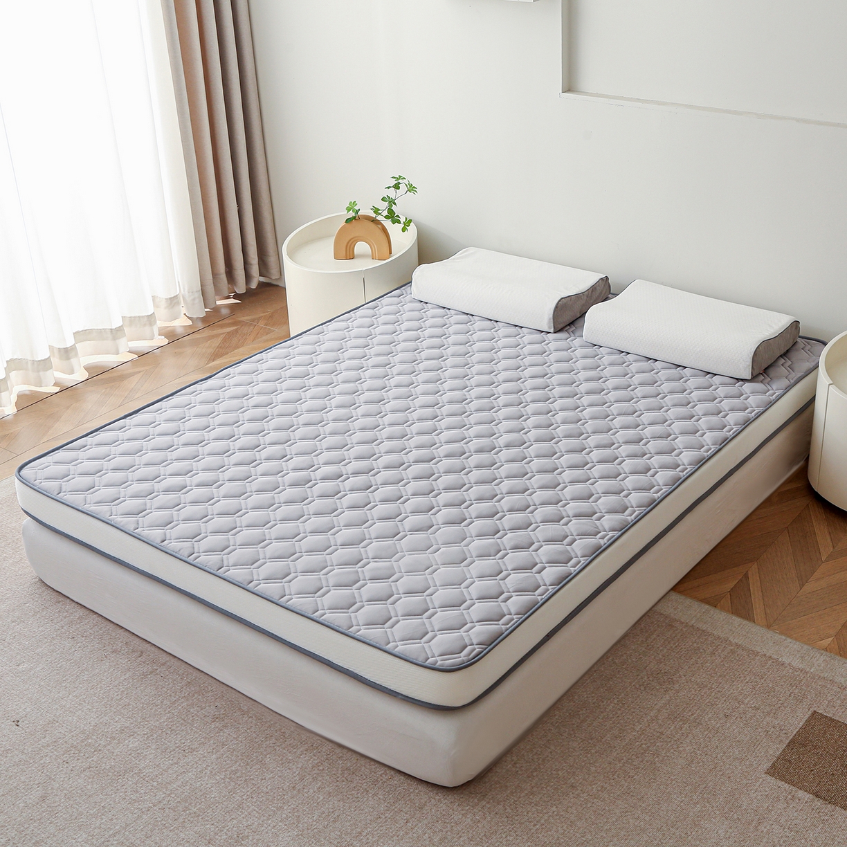 91家纺网 家纺一手货源 找家纺 芊梵床垫 2026新款多多爆款立体硬质棉床垫 菱格-灰