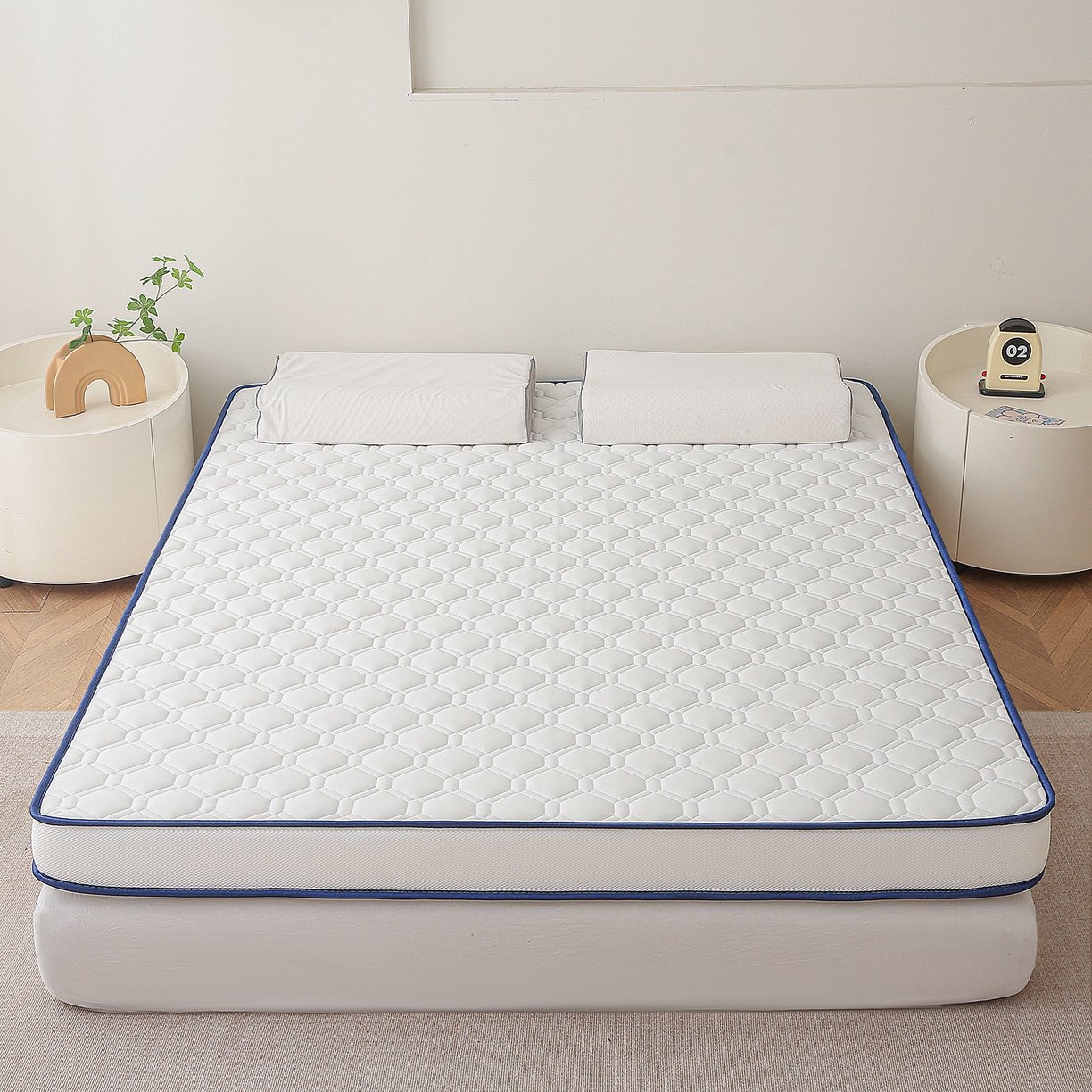 91家纺网 家纺一手货源 找家纺 芊梵床垫 2026新款多多爆款立体硬质棉床垫 三菱格-白