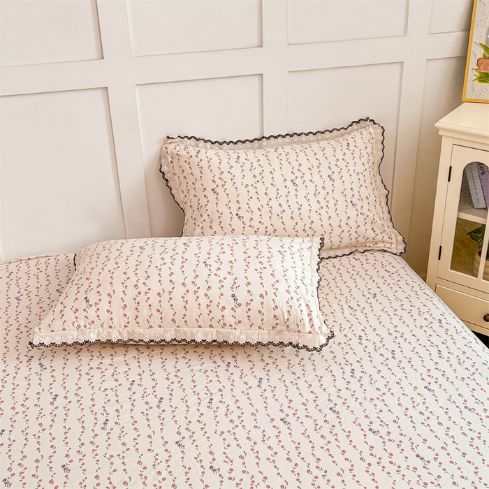 91家纺网 家纺一手货源 找家纺 圣比熊 2026新款A类云朵棉蕾丝花边枕套宿舍单人单只一只装枕芯内胆套 花漾甜心（单层蕾丝花边）