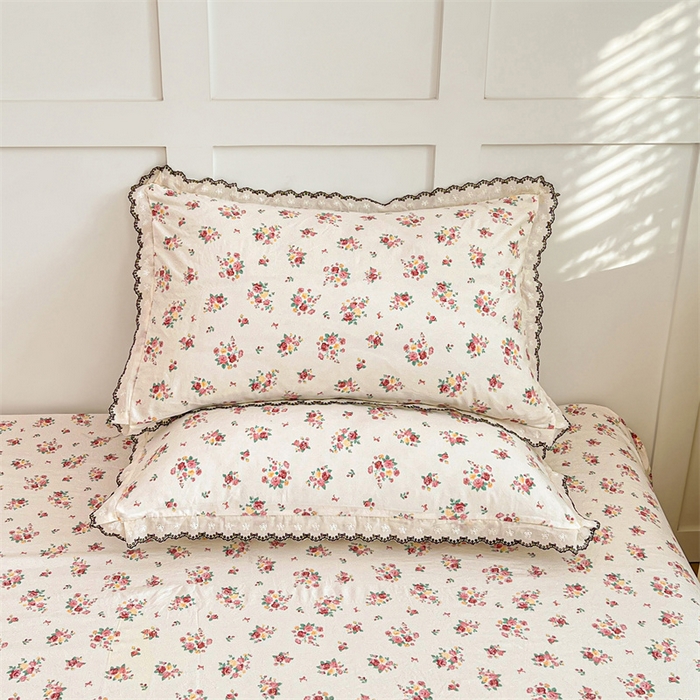 91家纺网 家纺一手货源 找家纺 圣比熊 2026新款A类云朵棉蕾丝花边枕套宿舍单人单只一只装枕芯内胆套 粉黛花园（单层蕾丝花边）
