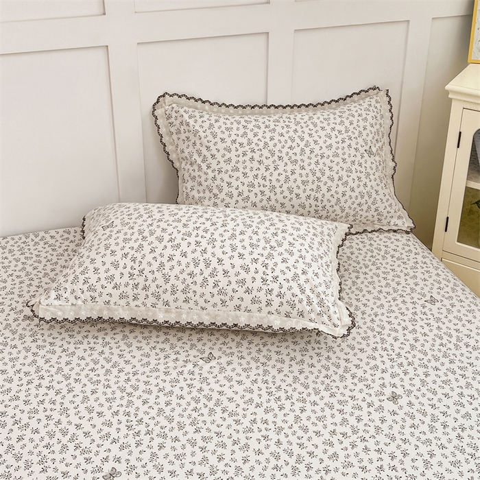 91家纺网 家纺一手货源 找家纺 圣比熊 2026新款A类云朵棉蕾丝花边枕套宿舍单人单只一只装枕芯内胆套 花间迷离（单层蕾丝花边）