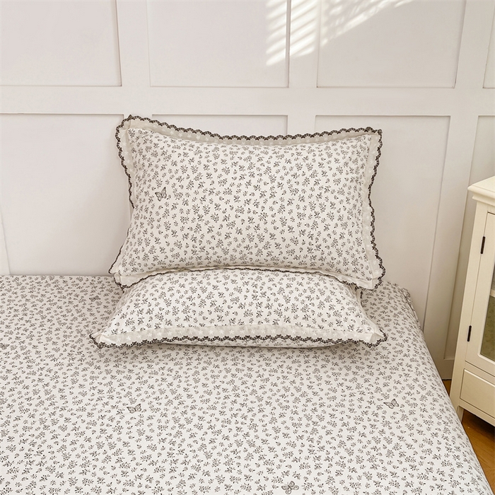 91家纺网 家纺一手货源 找家纺 圣比熊 2026新款A类云朵棉蕾丝花边枕套宿舍单人单只一只装枕芯内胆套 花间迷离（单层蕾丝花边）